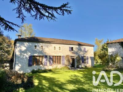 Maison - 220 m² - 12 pièces