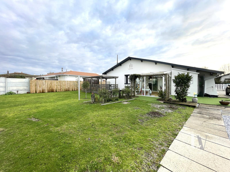 Maison traditionnelle - 98 m² - 4 pièces