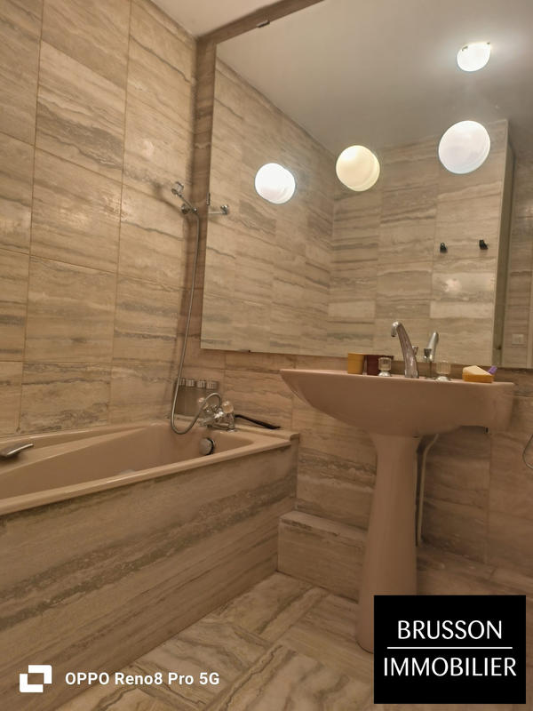 Villa - 256 m² - 6 pièces