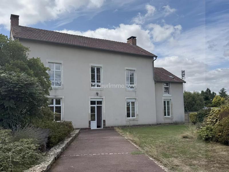 Maison - 280 m² - 10 pièces