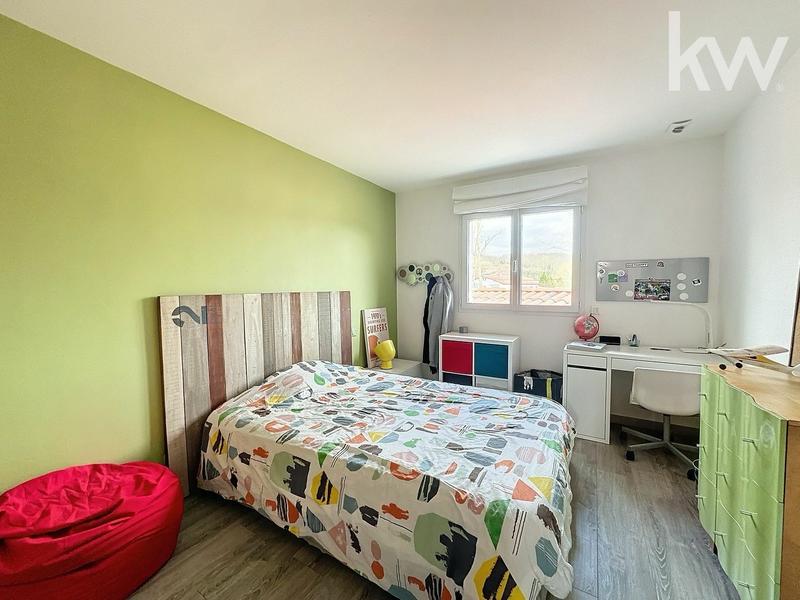 Maison - 220 m² - 6 pièces