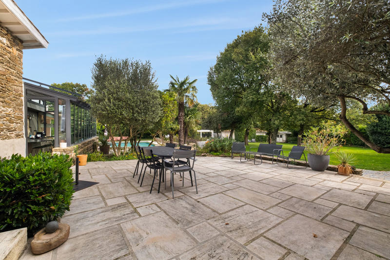 Maison - 270 m² - 8 pièces