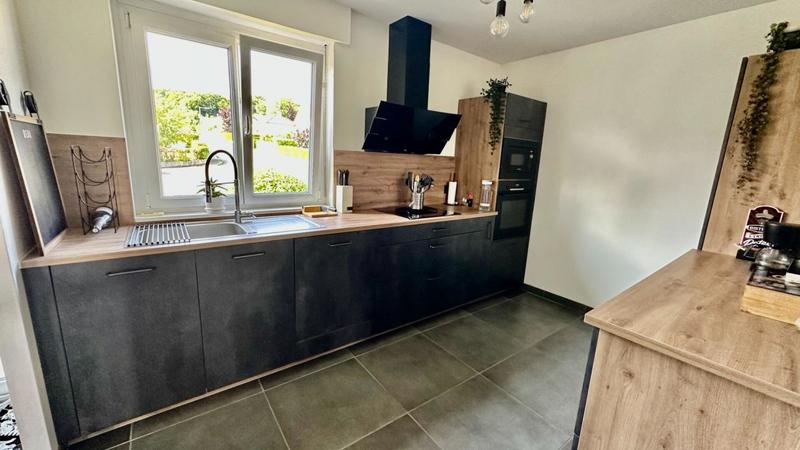 Maison - 98 m² - 5 pièces