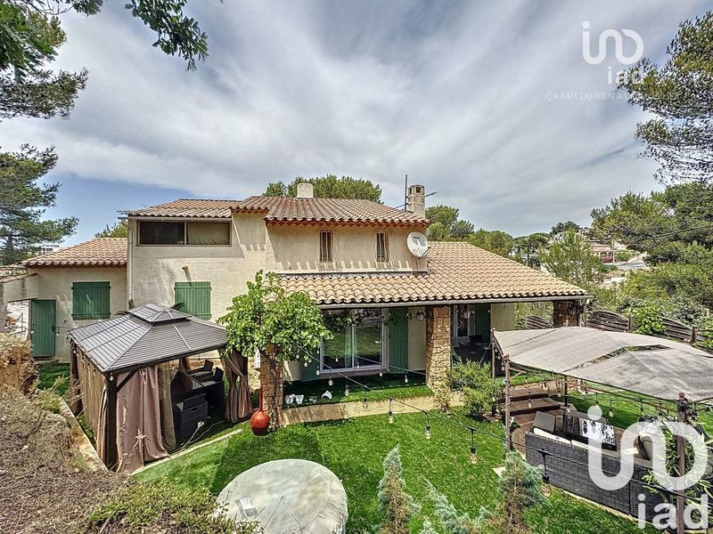 Maison - 246 m² - 7 pièces