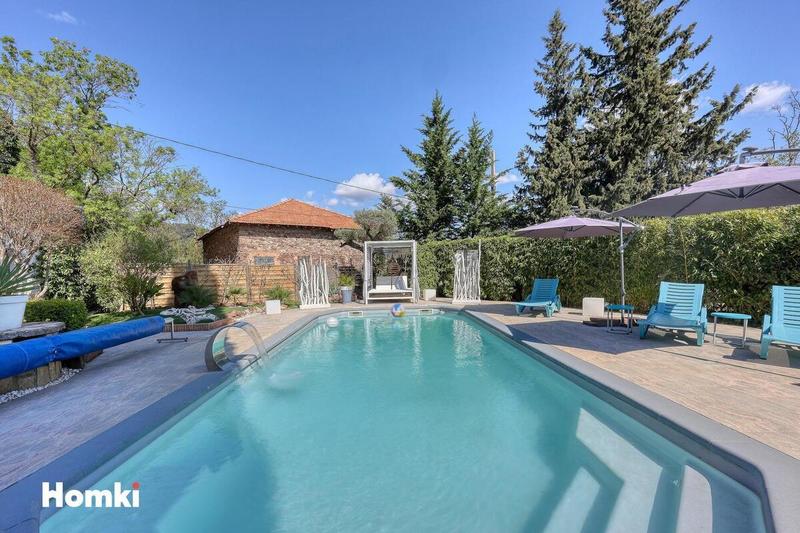 Maison - 207 m² - 6 pièces