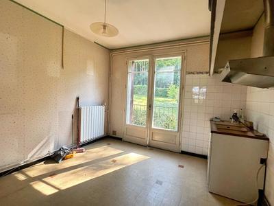 Maison - 181 m² - 9 pièces