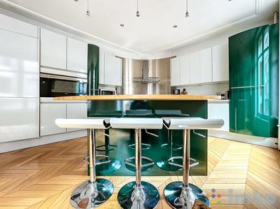 Appartement - 166 m² - 4 pièces