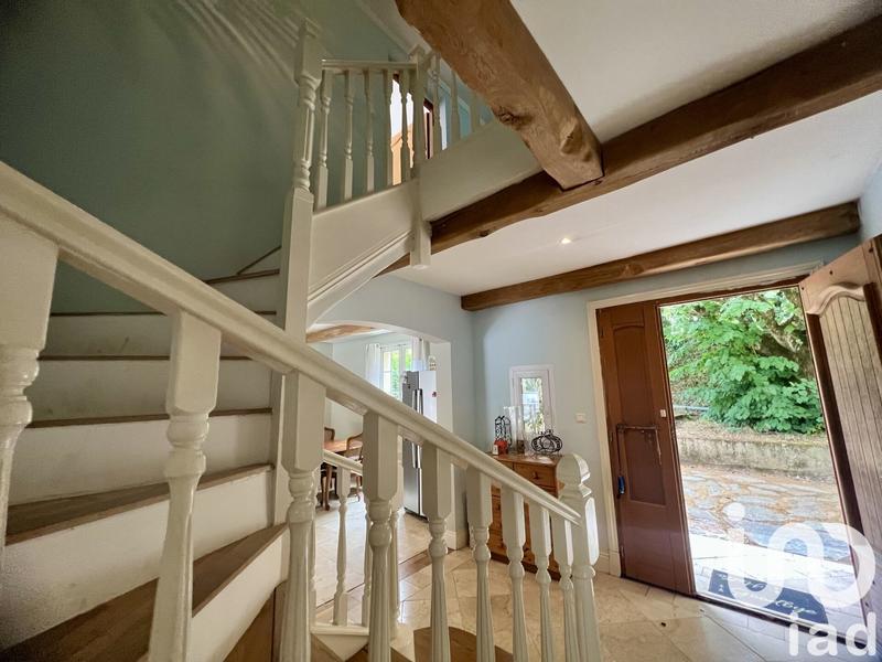 Maison - 220 m² - 9 pièces