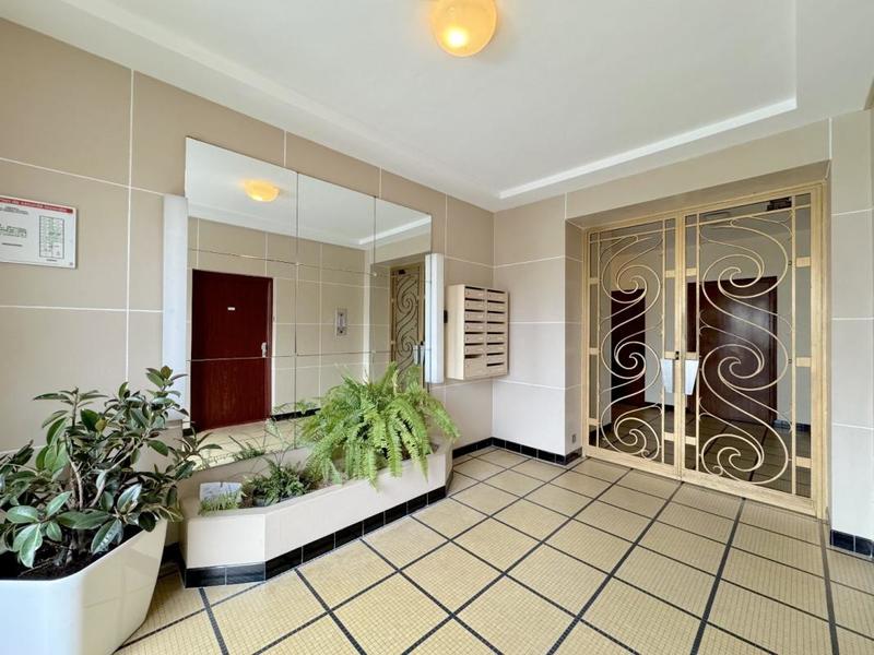 Appartement - 100 m² - 4 pièces