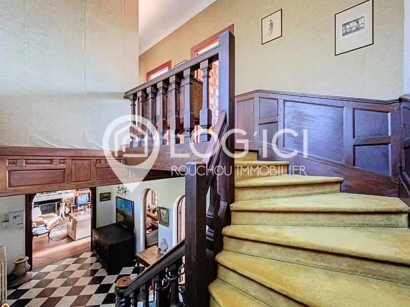 Maison - 246 m² - 7 pièces