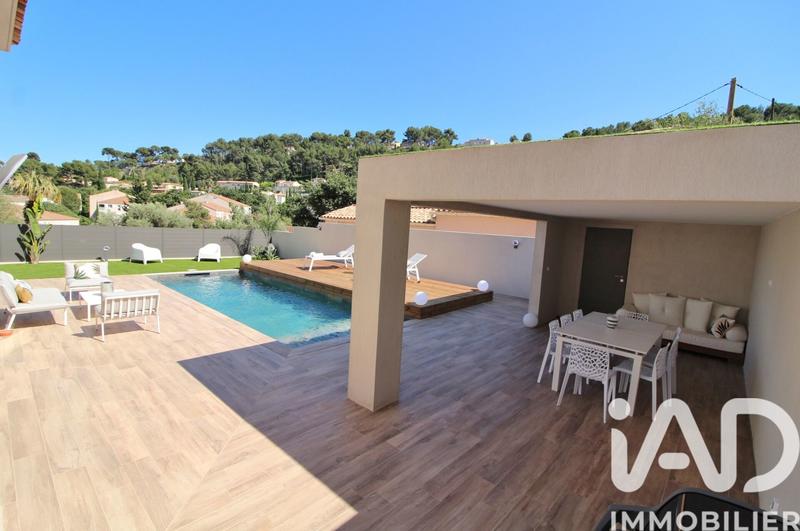 Maison - 140 m² - 5 pièces