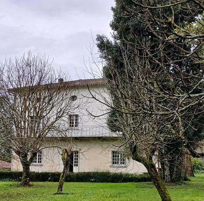 Maison - 205 m² - 7 pièces