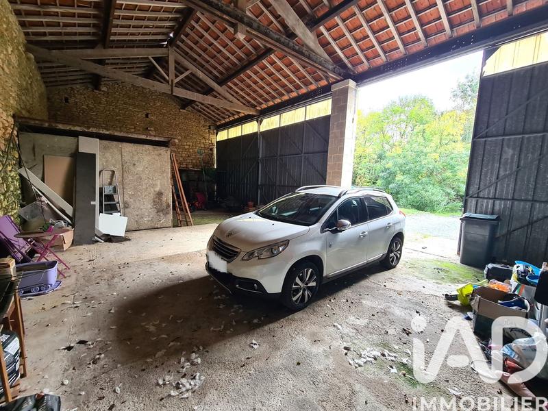 Maison - 202 m² - 7 pièces