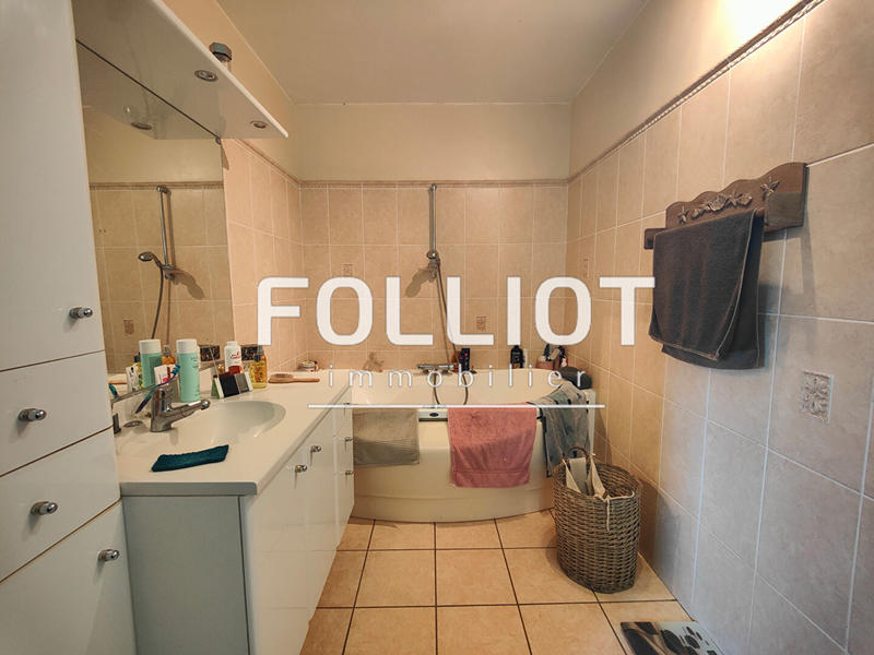 Maison - 239 m² - 5 pièces