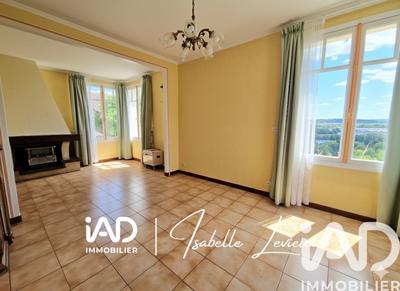 Maison - 98 m² - 5 pièces