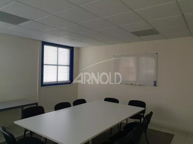 Bureau - 138 m² - 6 pièces