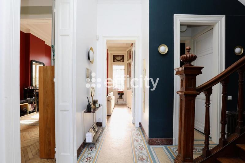 Maison - 200 m² - 7 pièces