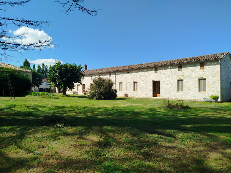 Maison de village - 240 m² - 7 pièces