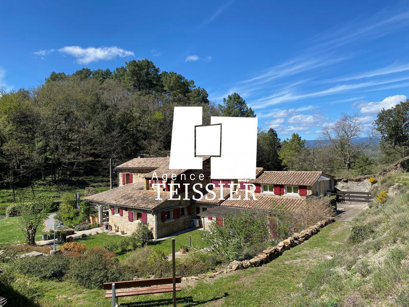 Mas - 221 m² - 11 pièces