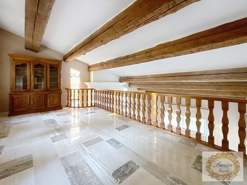 Villa - 390 m² - 6 pièces