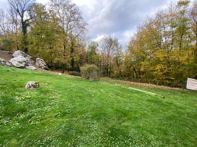 Terrain constructible - 1 458 m²