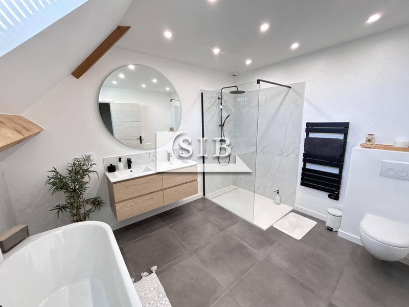 Maison - 150 m² - 6 pièces