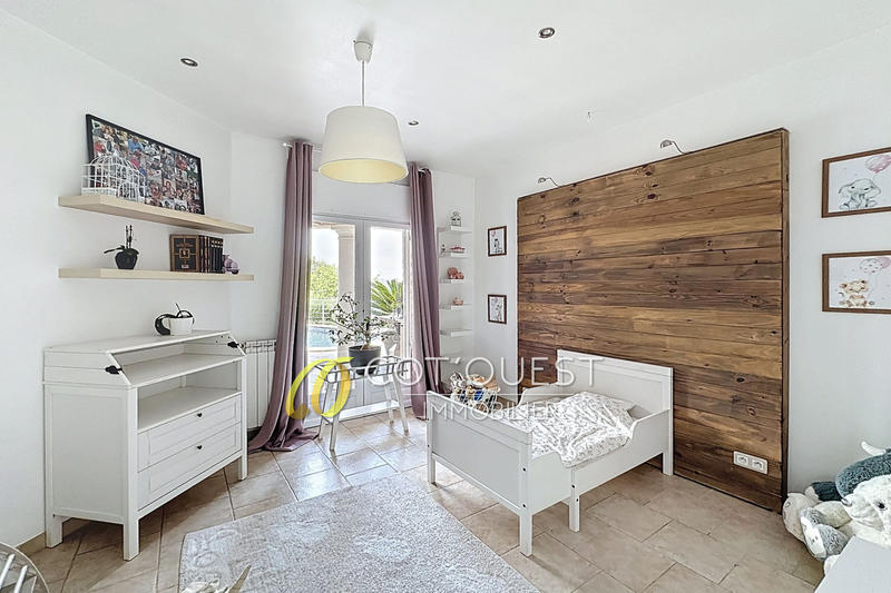 Maison - 226 m² - 6 pièces