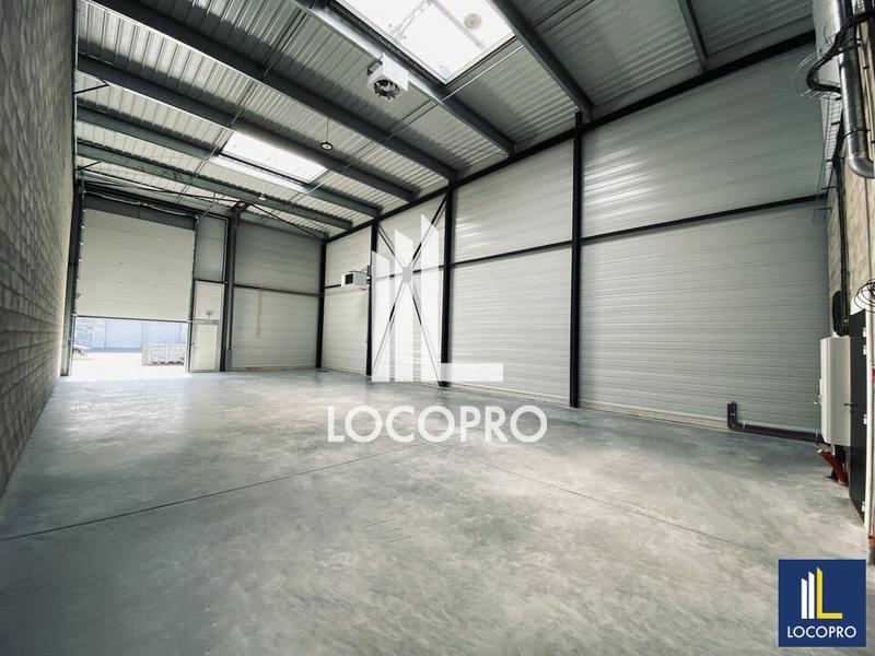 Local d'activité / Entrepôt - 900 m²