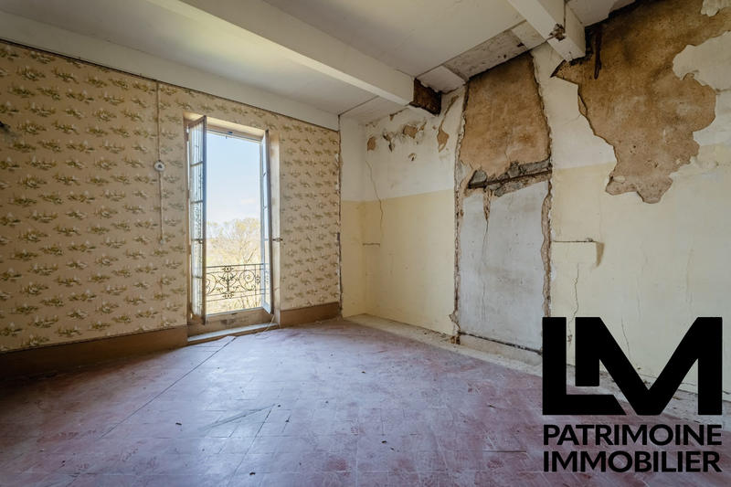 Maison - 325 m² - 6 pièces