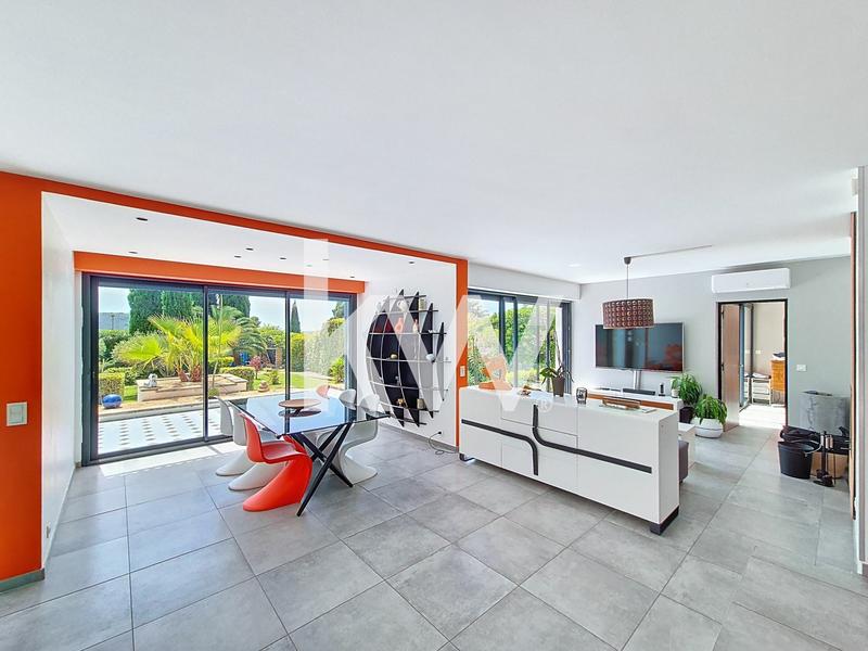 Villa - 254 m² - 7 pièces