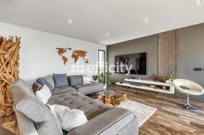 Maison d'architecte - 242 m² - 8 pièces