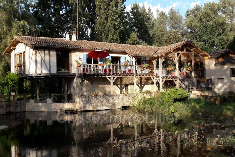 Propriété - 217 m² - 8 pièces