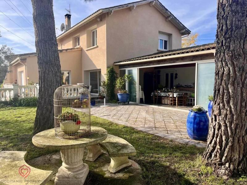 Maison - 227 m² - 6 pièces