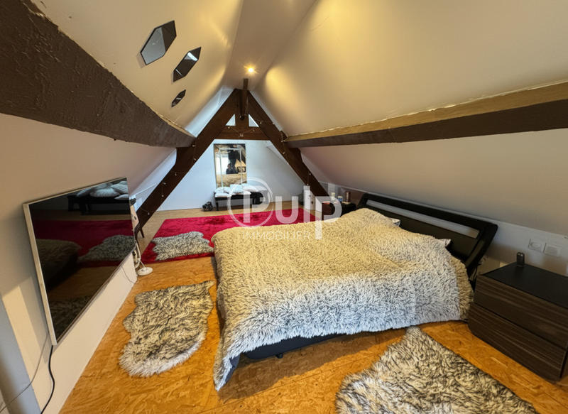 Maison - 204 m² - 7 pièces