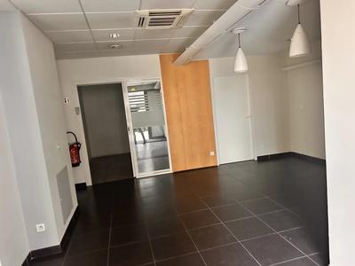 Local commercial - 105 m²