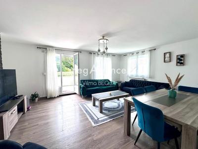 Maison - 143 m² - 5 pièces