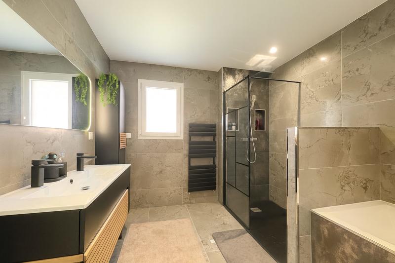 Maison contemporaine - 175 m² - 7 pièces