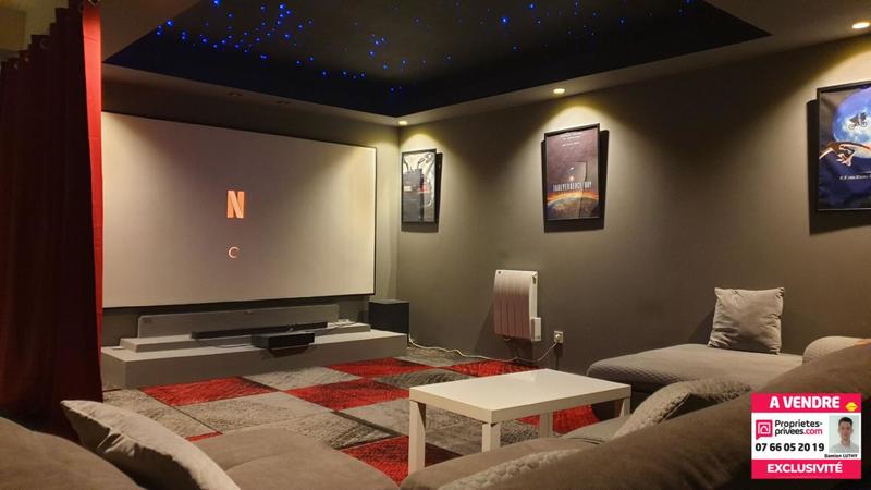 Maison - 212 m² - 8 pièces