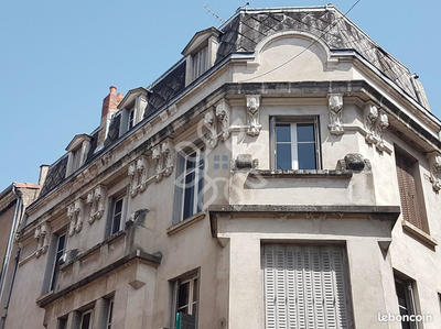 Triplex - 135 m² - 9 pièces