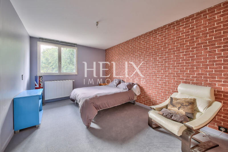 Maison - 190 m² - 8 pièces