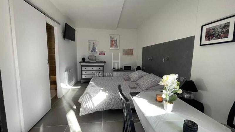 Propriété - 355 m² - 14 pièces