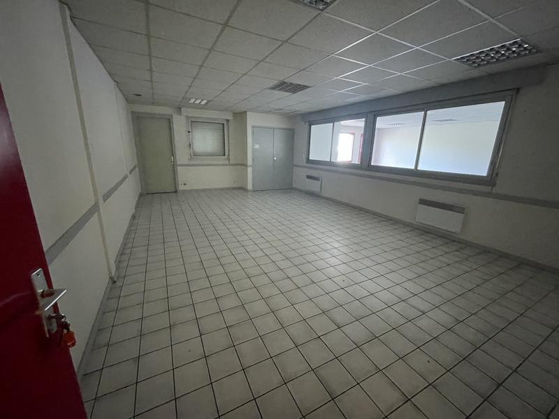 Bureau - 572 m²