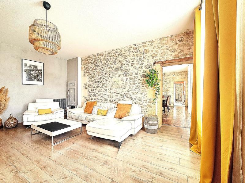 Maison - 215 m² - 8 pièces