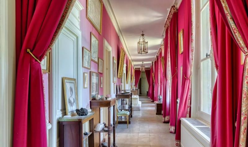 Manoir - 1 500 m² - 30 pièces