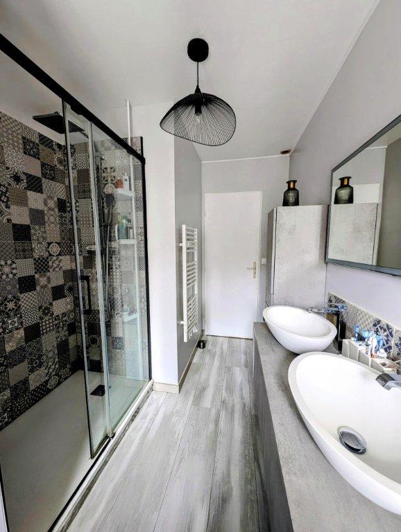 Maison - 92 m² - 4 pièces