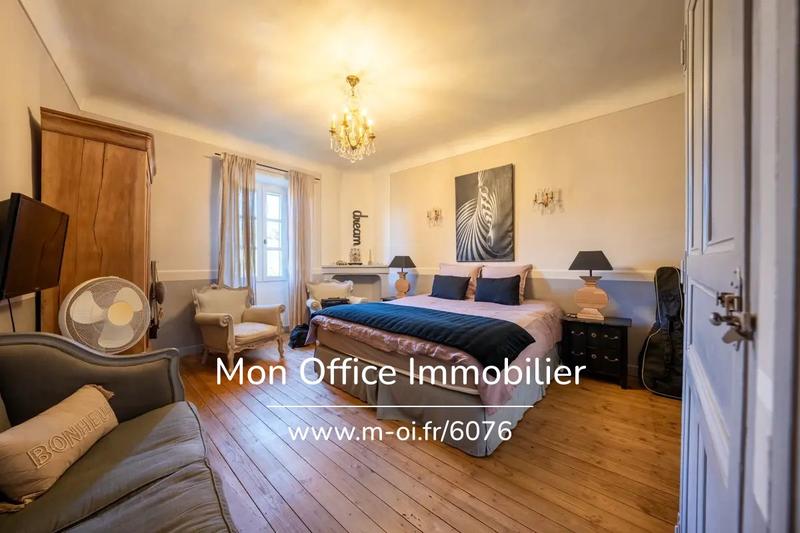 Propriété - 380 m² - 13 pièces