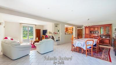 Maison - 260 m² - 10 pièces