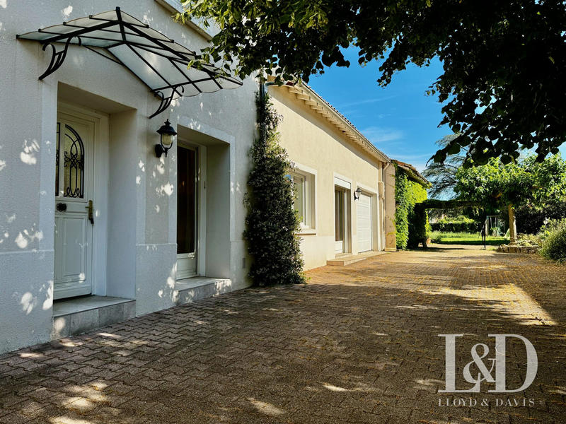 Maison ancienne - 205 m² - 7 pièces