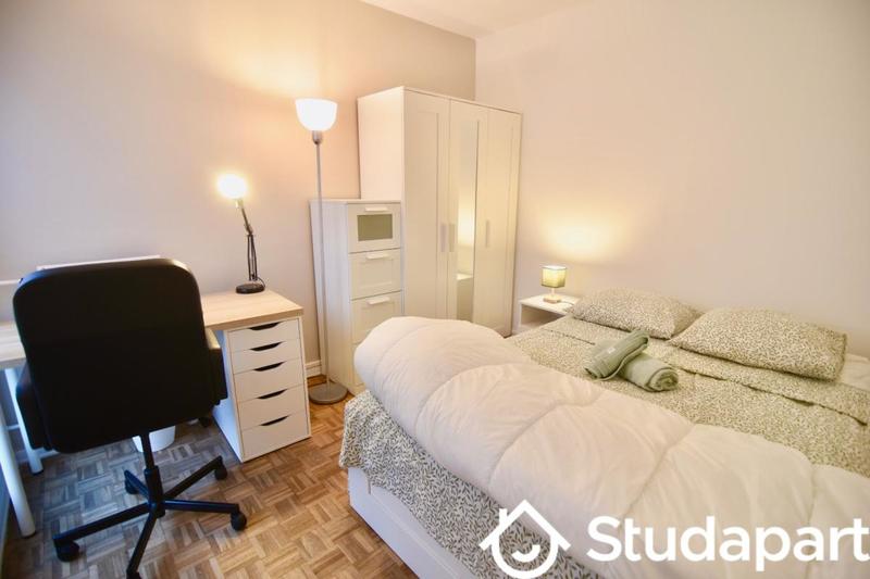 Chambre - 12 m² - 1 pièce