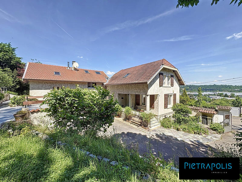 Maison ancienne - 205 m² - 6 pièces